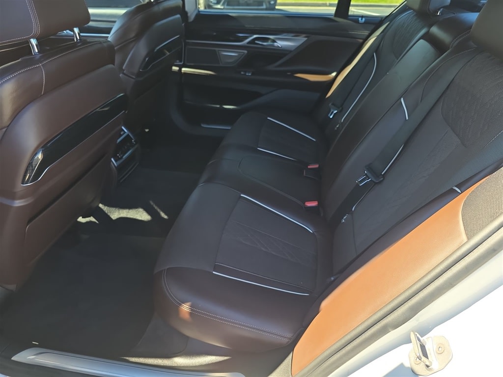 Thumbnail: 2017 BMW 7 Series - 23