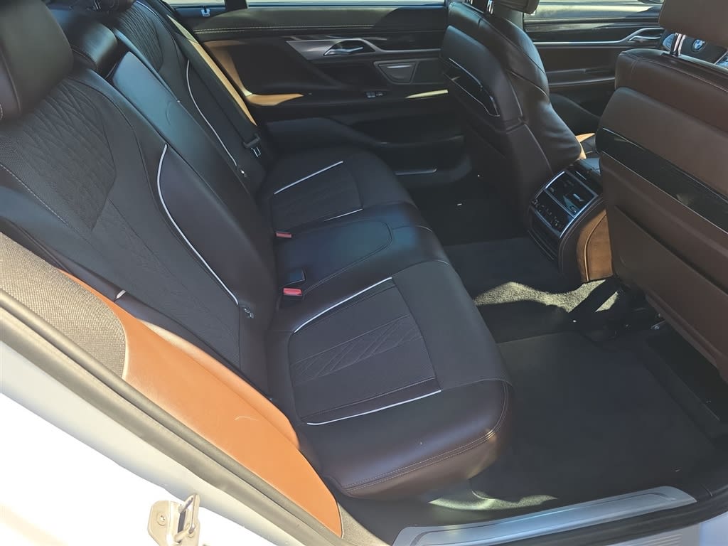 Thumbnail: 2017 BMW 7 Series - 12