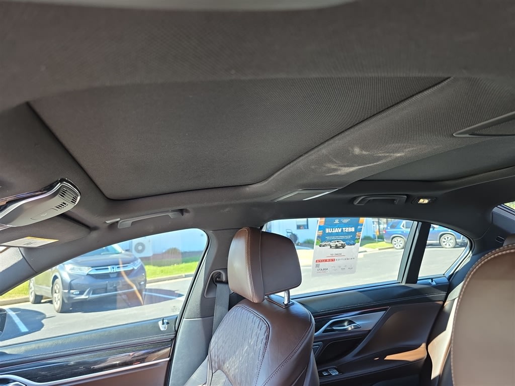 Thumbnail: 2017 BMW 7 Series - 28