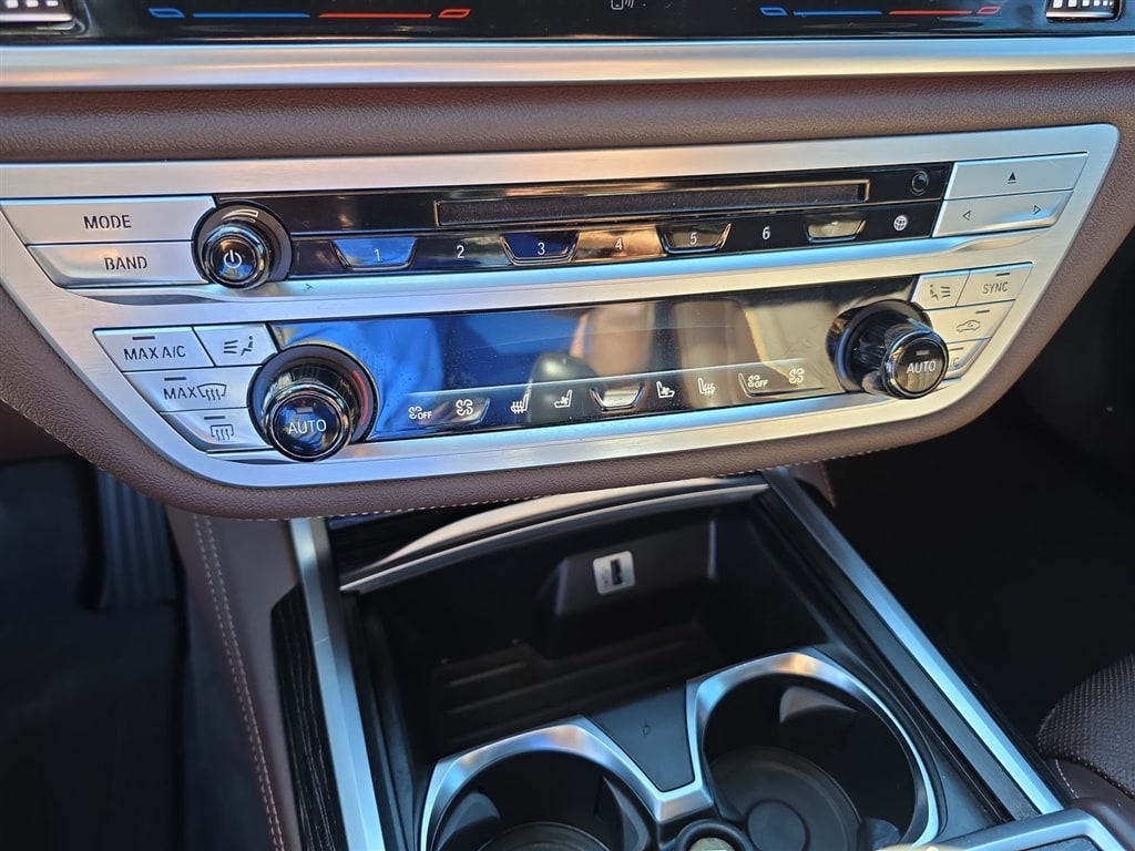 Thumbnail: 2017 BMW 7 Series - 27