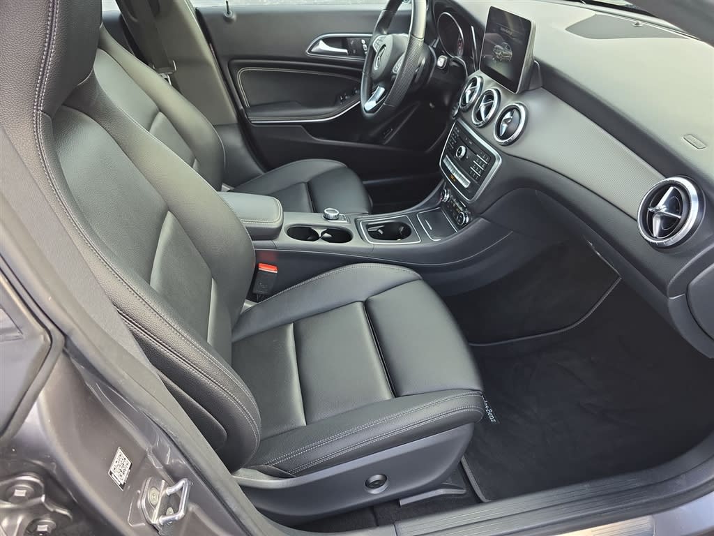 Thumbnail: 2019 Mercedes-Benz CLA - 10