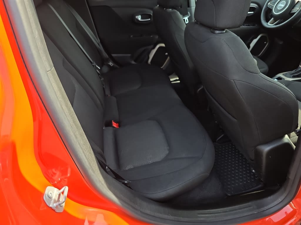 Thumbnail: 2017 Jeep Renegade - 12