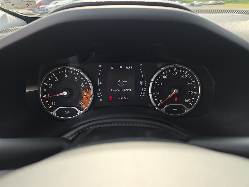 Thumbnail: 2017 Jeep Renegade - 15