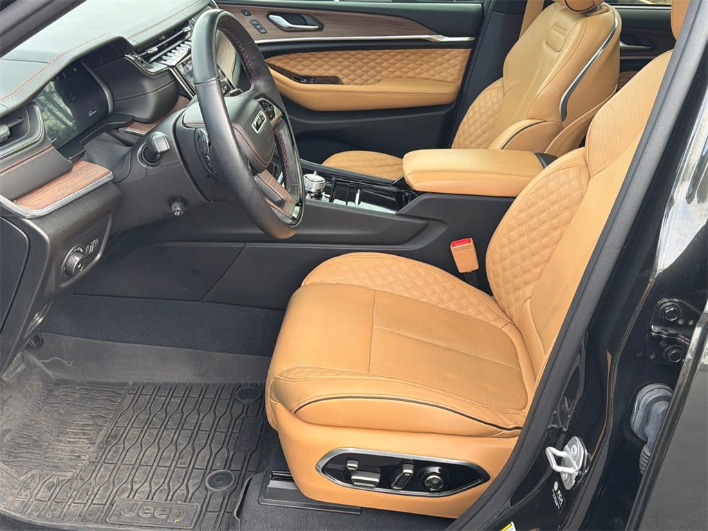 Thumbnail: 2023 Jeep Grand Cherokee - 8