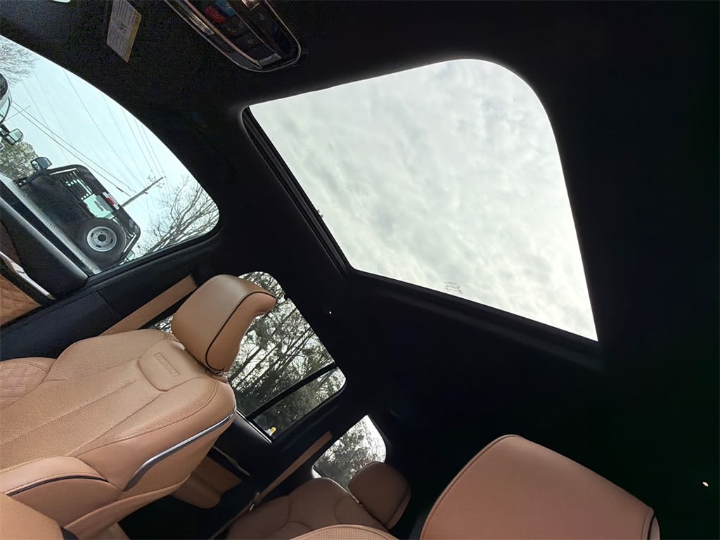 Thumbnail: 2023 Jeep Grand Cherokee - 36