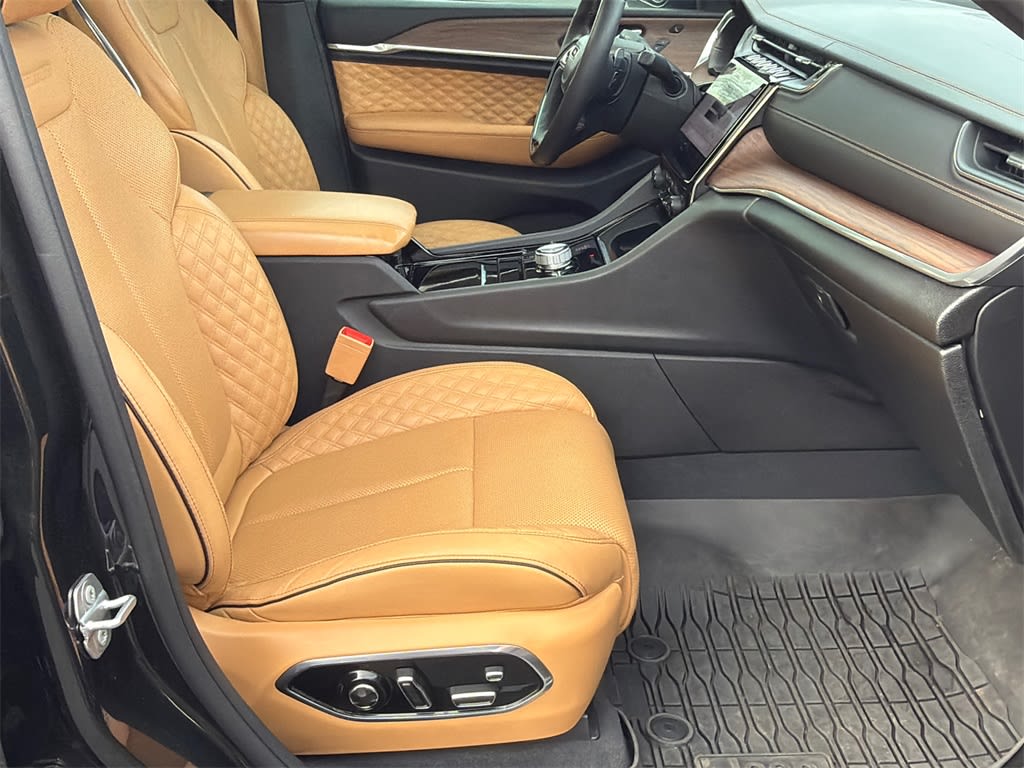 Thumbnail: 2023 Jeep Grand Cherokee - 9