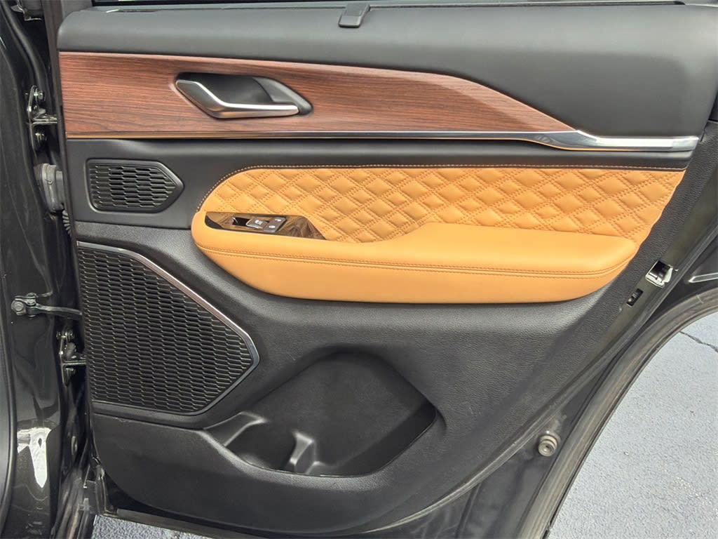 Thumbnail: 2023 Jeep Grand Cherokee - 22