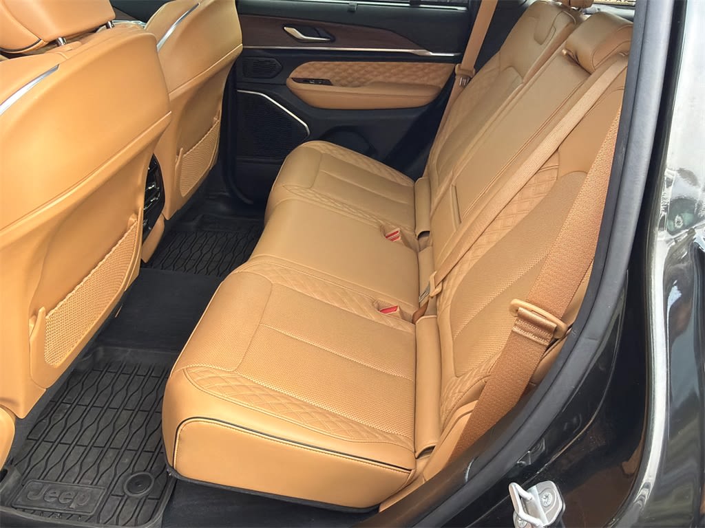 Thumbnail: 2023 Jeep Grand Cherokee - 24