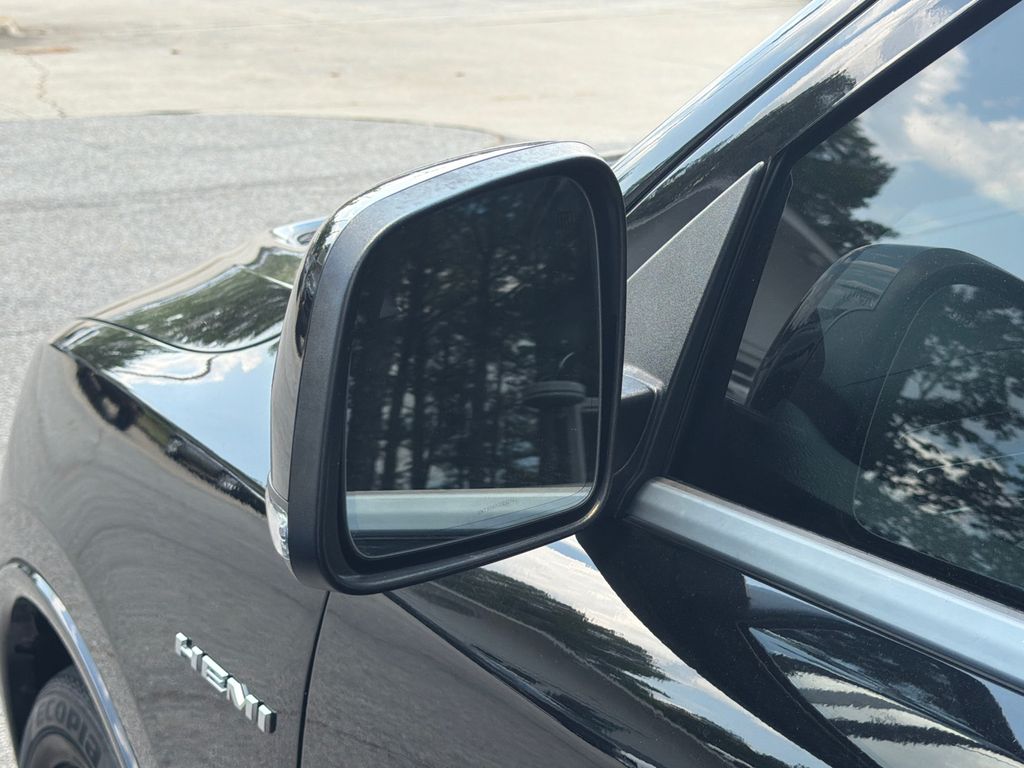 Thumbnail: 2022 Dodge Durango - 9