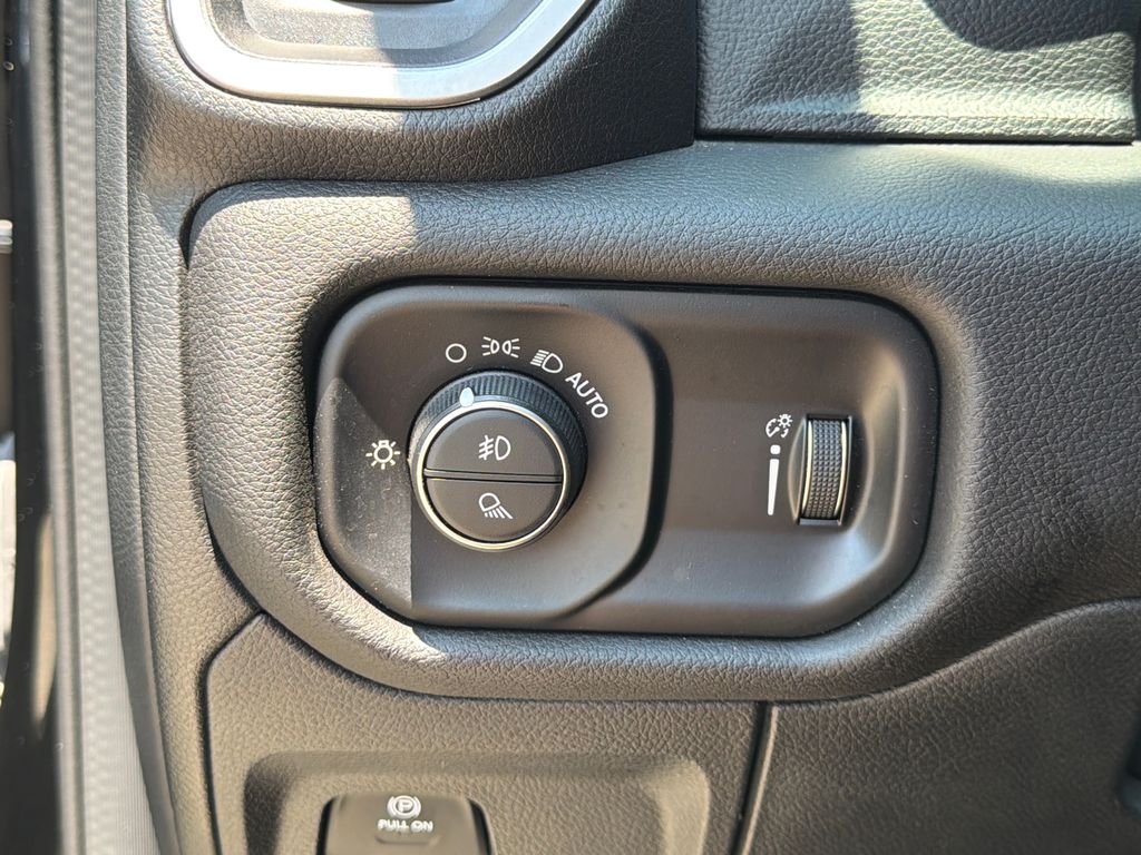 Thumbnail: 2023 RAM 1500 - 31