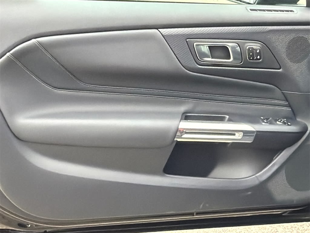 Thumbnail: 2026 Ford Mustang - 19