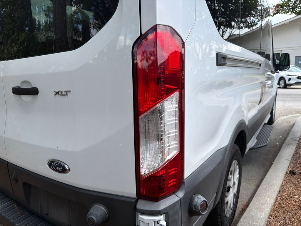 Thumbnail: 2017 Ford Transit Series - 7
