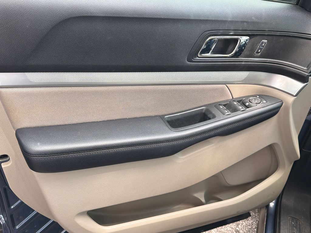 Thumbnail: 2018 Ford Explorer - 12
