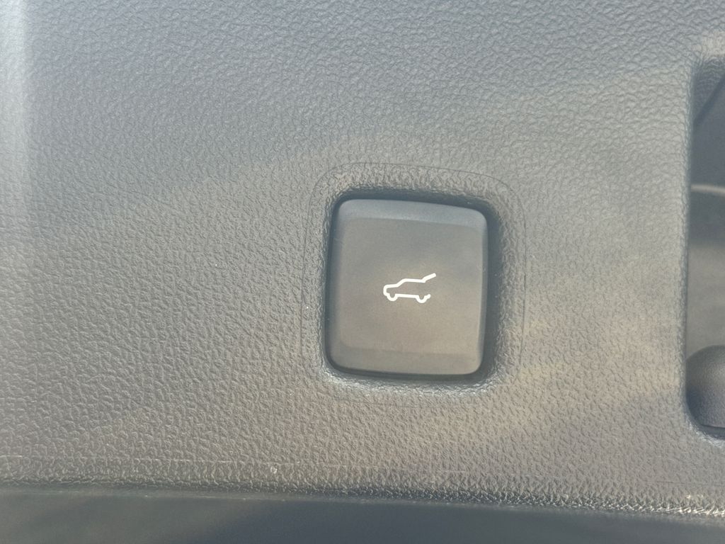 Thumbnail: 2022 Ford Escape - 21