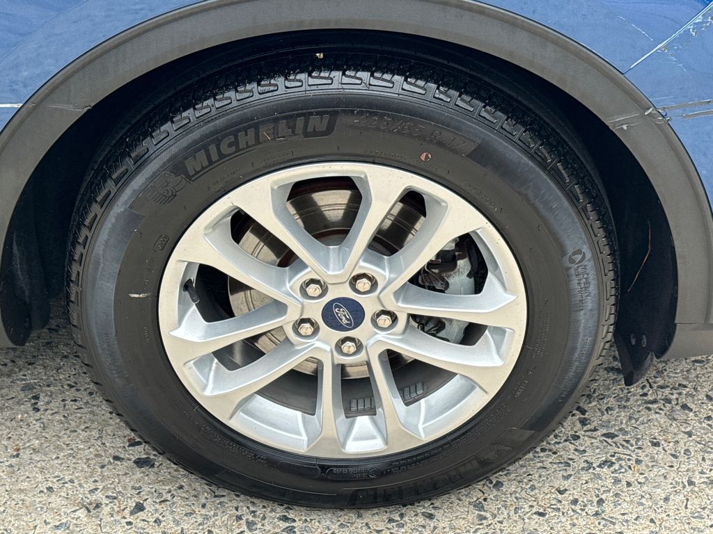 Thumbnail: 2022 Ford Escape - 17