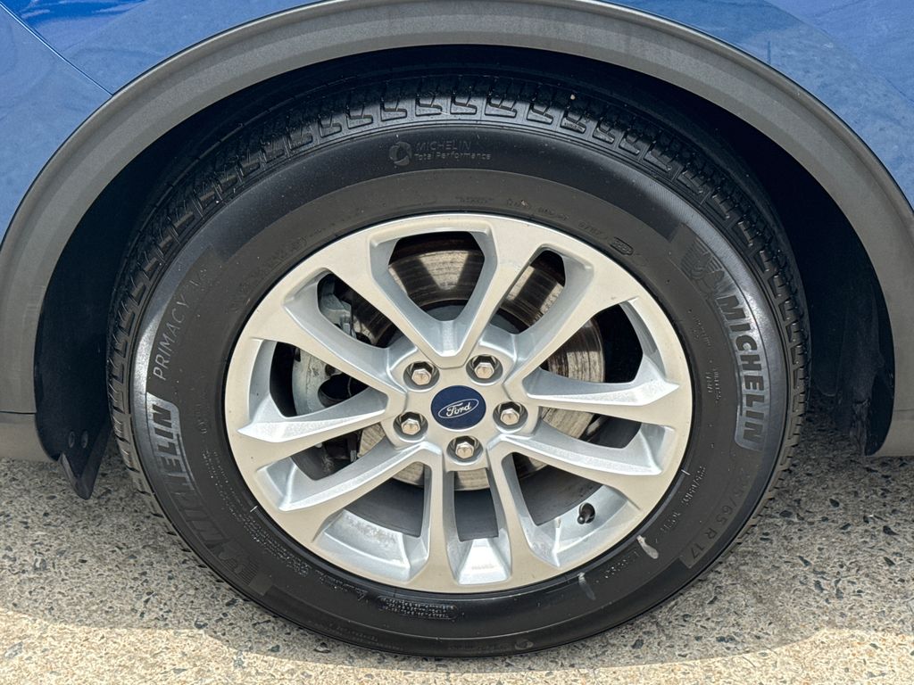 Thumbnail: 2022 Ford Escape - 8