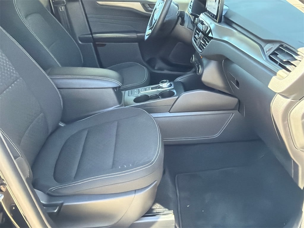 Thumbnail: 2023 Ford Escape - 10