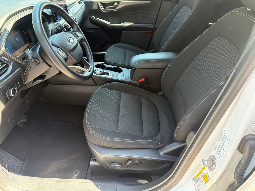 Thumbnail: 2024 Ford Escape - 9