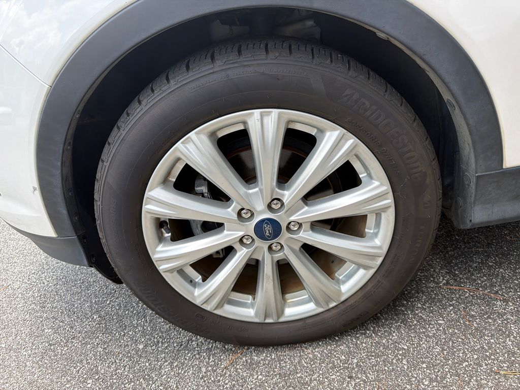 Thumbnail: 2019 Ford Escape - 5
