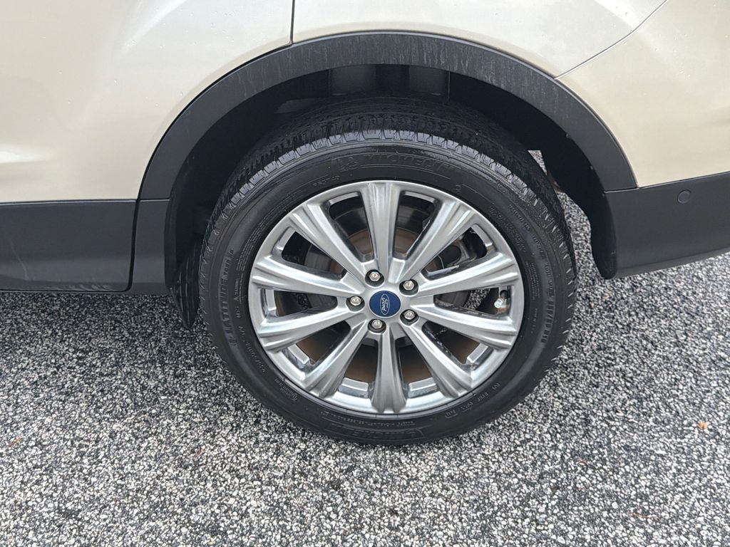 Thumbnail: 2018 Ford Escape - 25