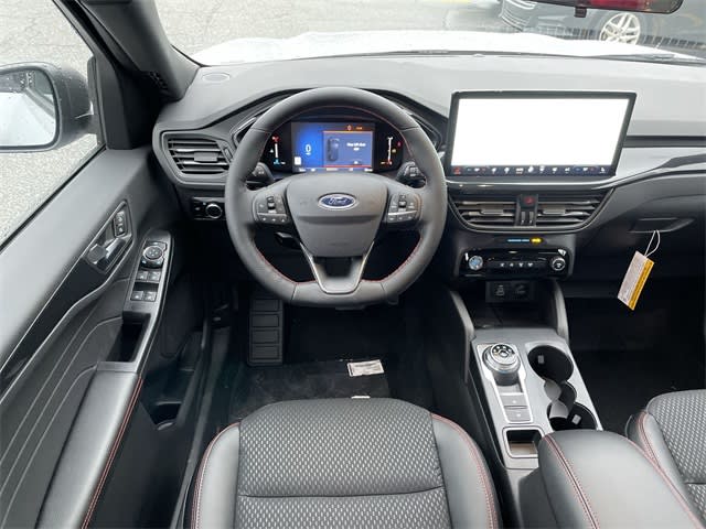 2025 Ford Escape ST-Line 2