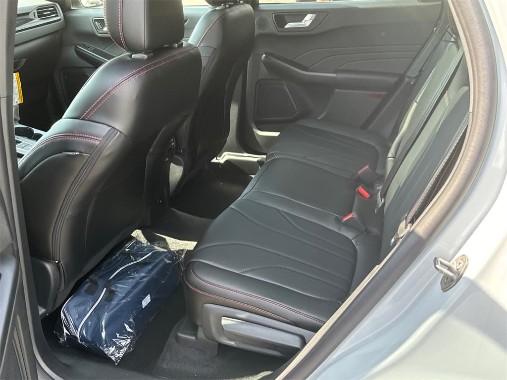 2025 Ford Escape ST-Line Elite 25