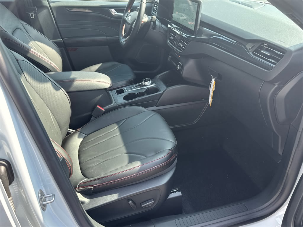 2025 Ford Escape ST-Line Elite 23