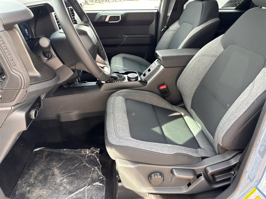 Thumbnail: 2025 Ford Bronco - 9