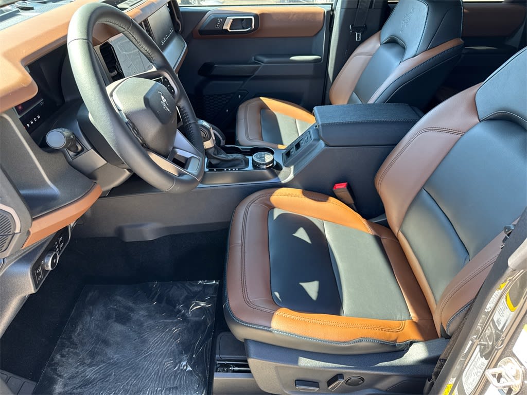 2024 Ford Bronco Outer Banks 9