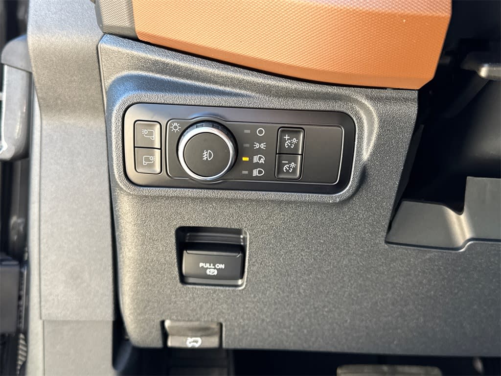 2024 Ford Bronco Outer Banks 34