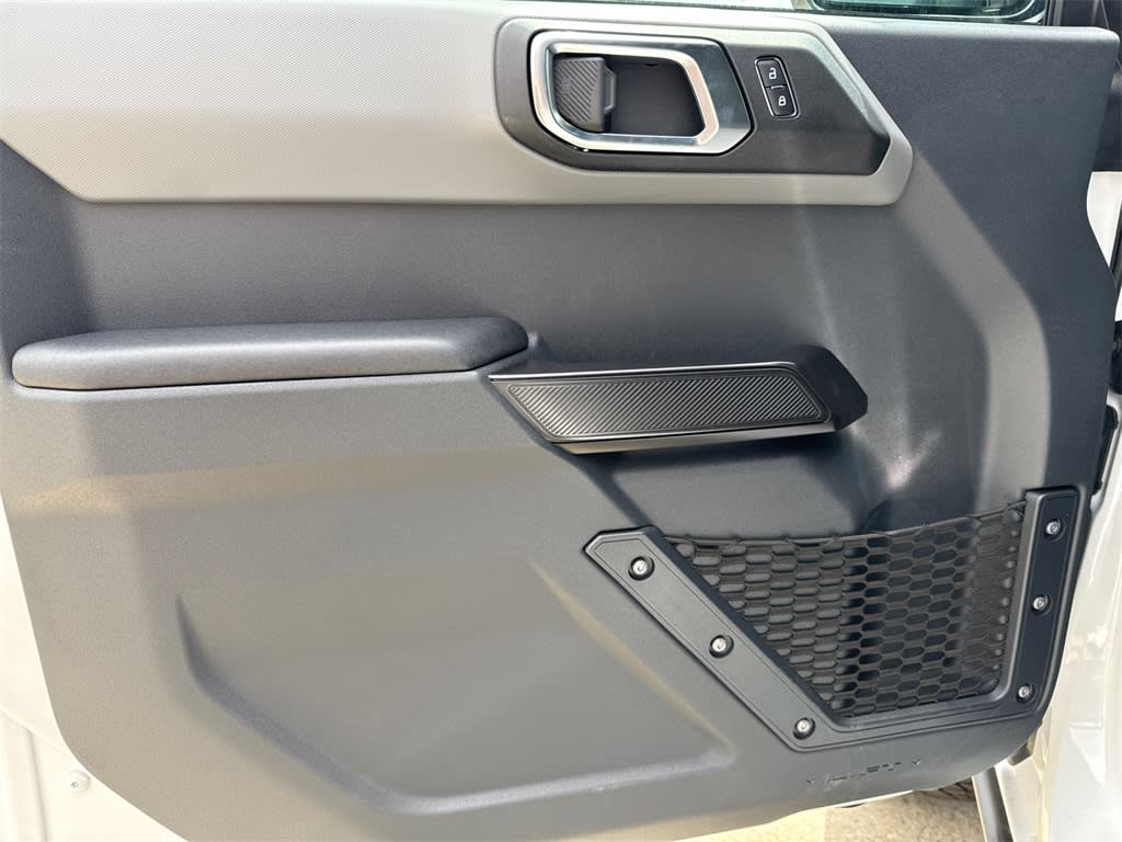 2024 Ford Bronco Black Diamond 23