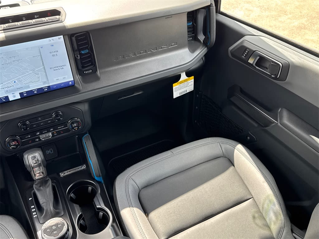 2024 Ford Bronco Black Diamond 12