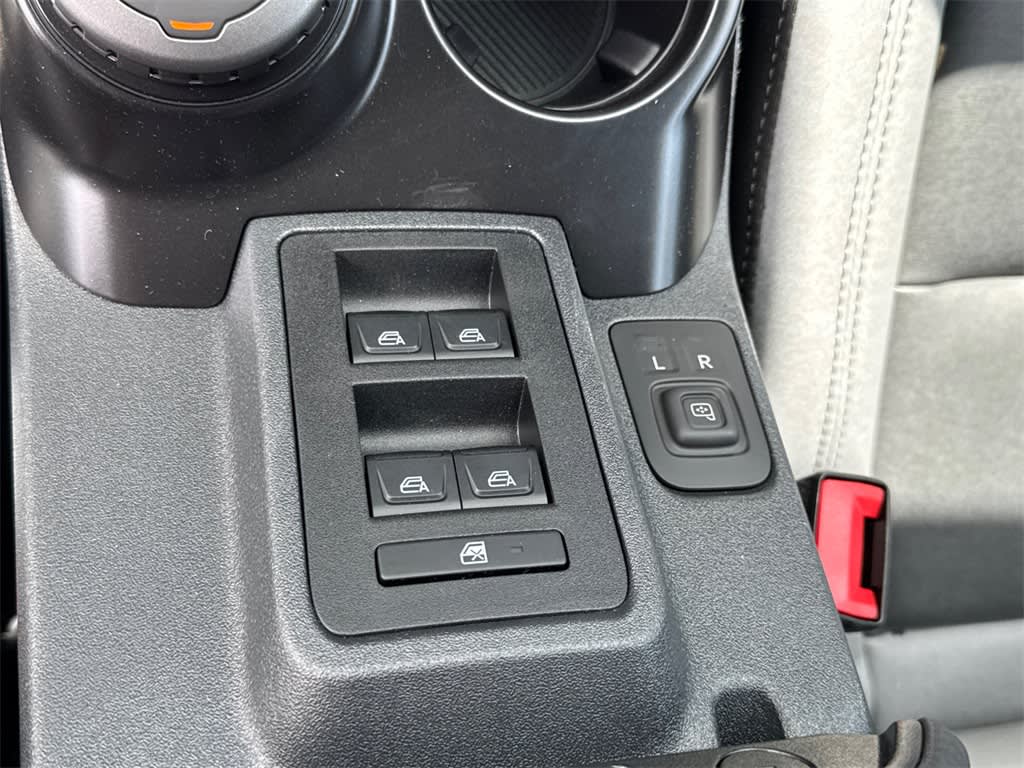 2024 Ford Bronco Black Diamond 33