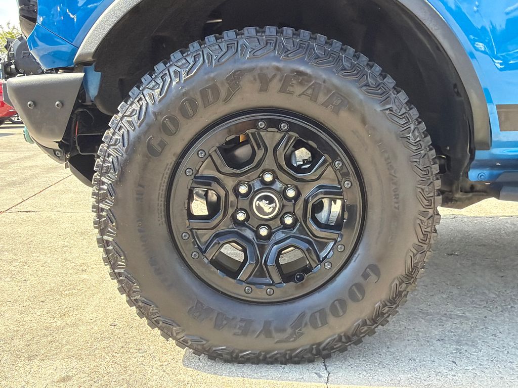 Thumbnail: 2022 Ford Bronco - 6