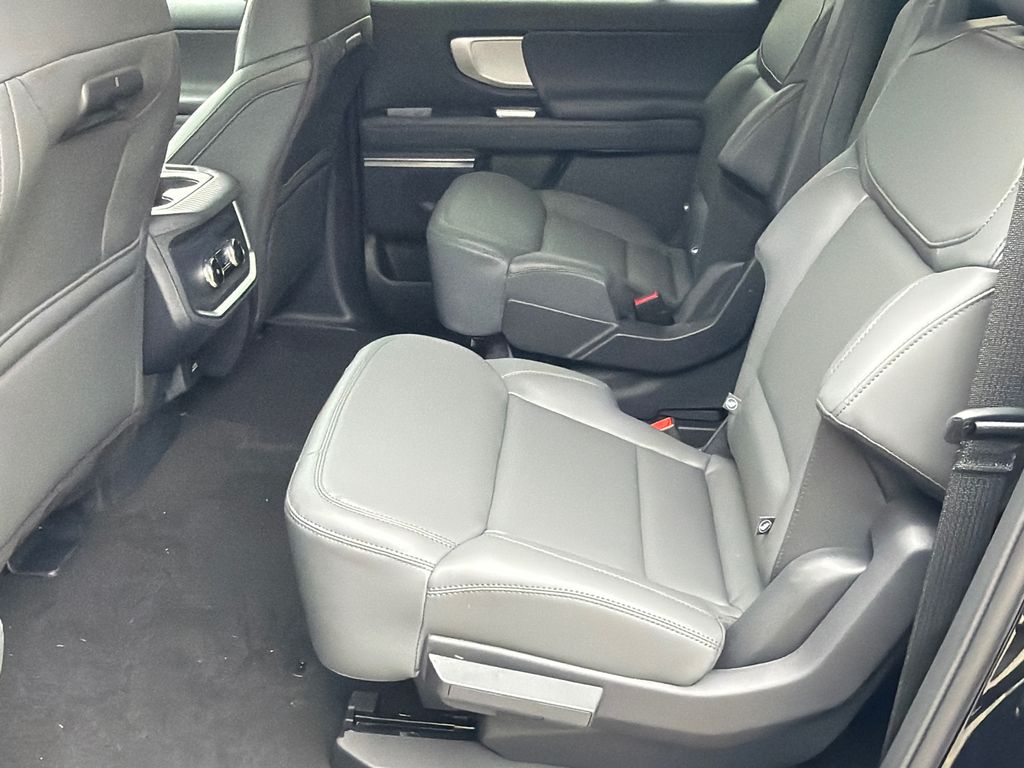 Thumbnail: 2026 Ford Expedition MAX - 26
