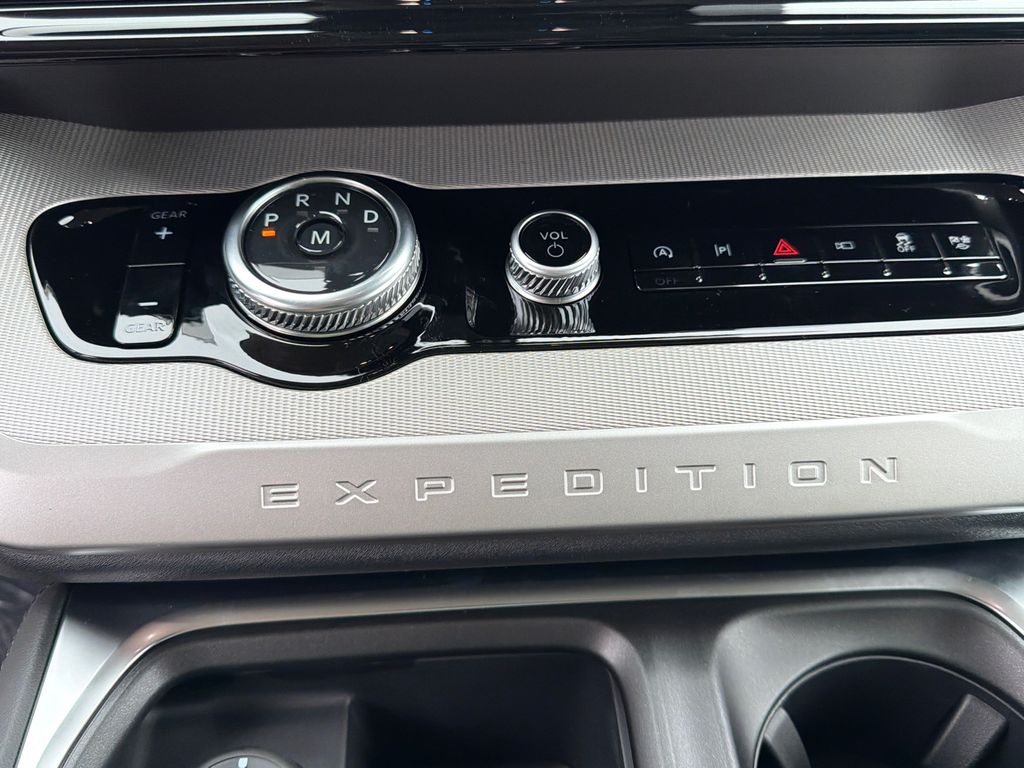Thumbnail: 2026 Ford Expedition MAX - 33
