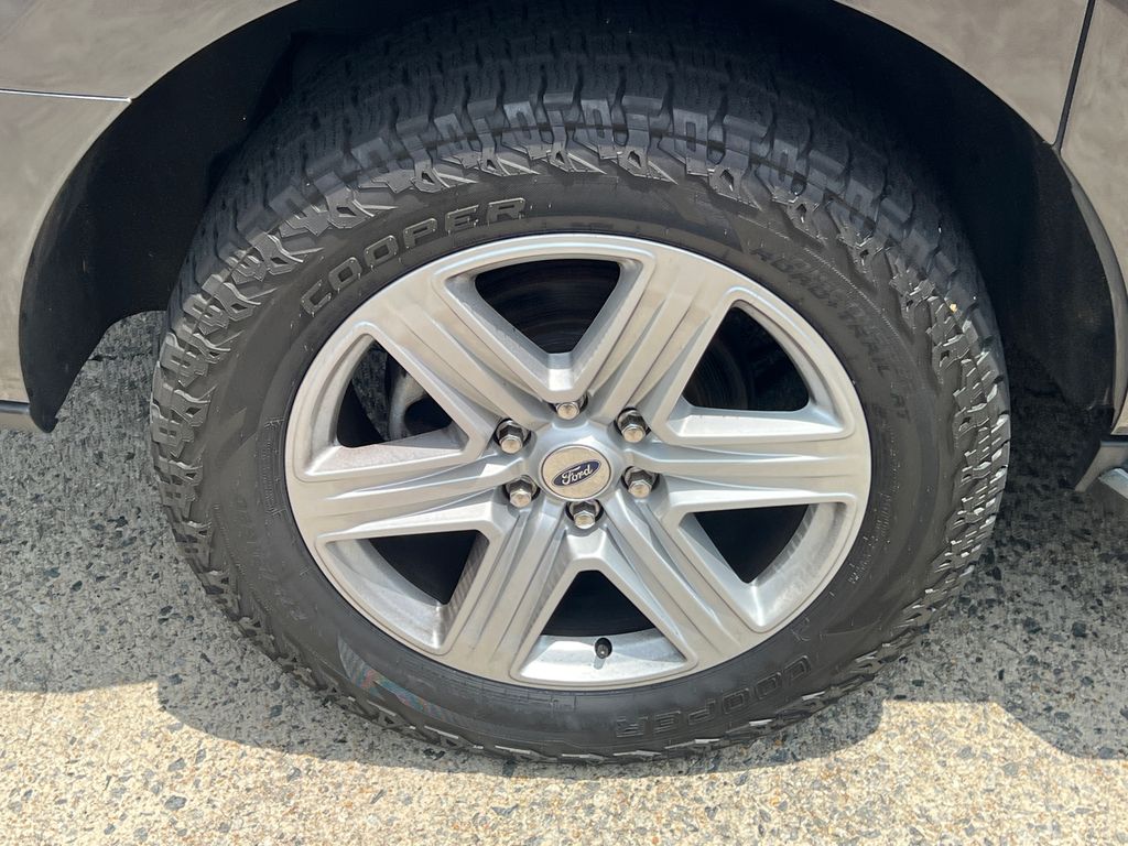Thumbnail: 2020 Ford Expedition MAX - 25