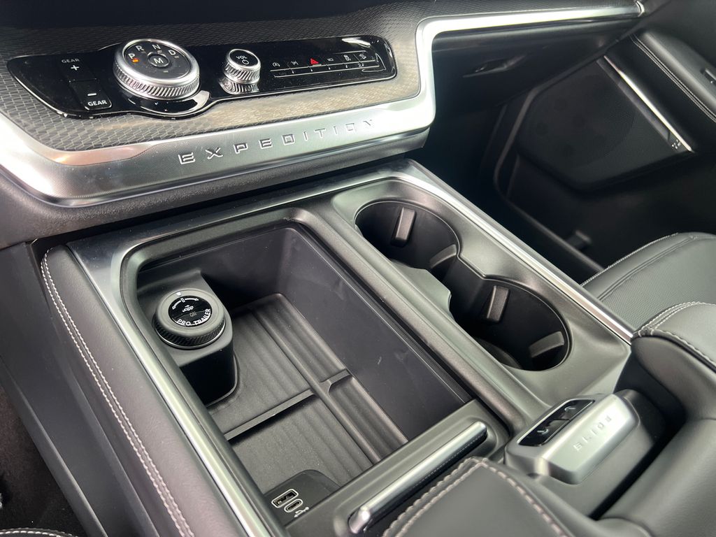 Thumbnail: 2026 Ford Expedition MAX - 14
