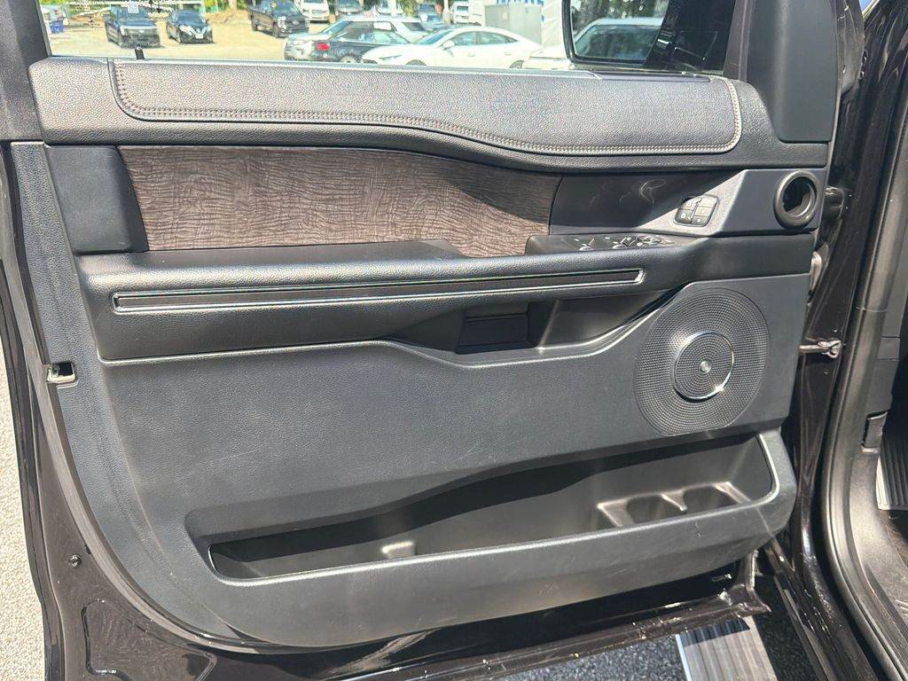 Thumbnail: 2021 Ford Expedition MAX - 22
