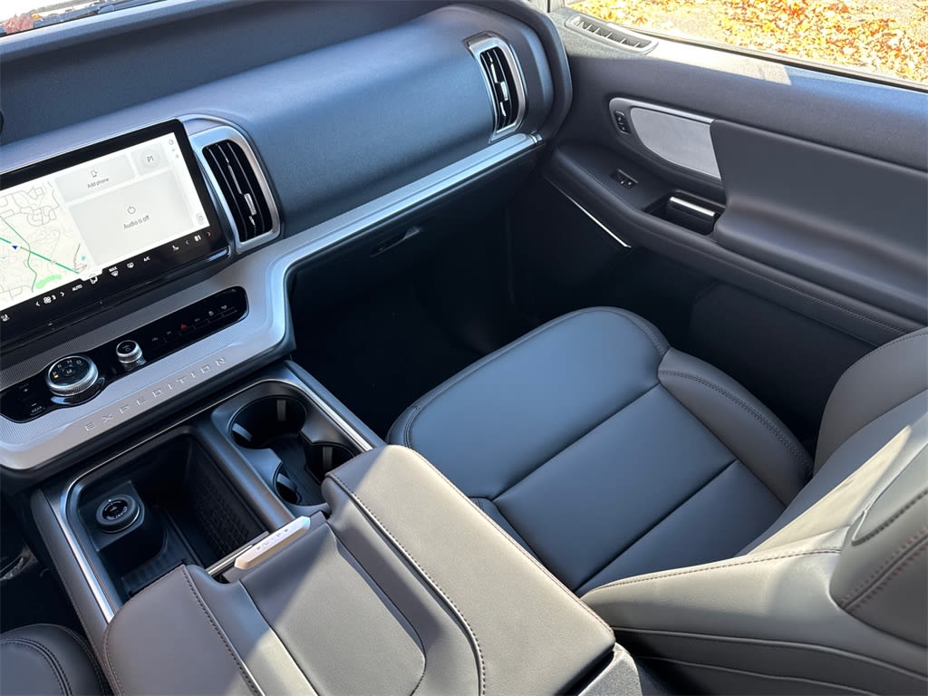 Thumbnail: 2025 Ford Expedition - 16