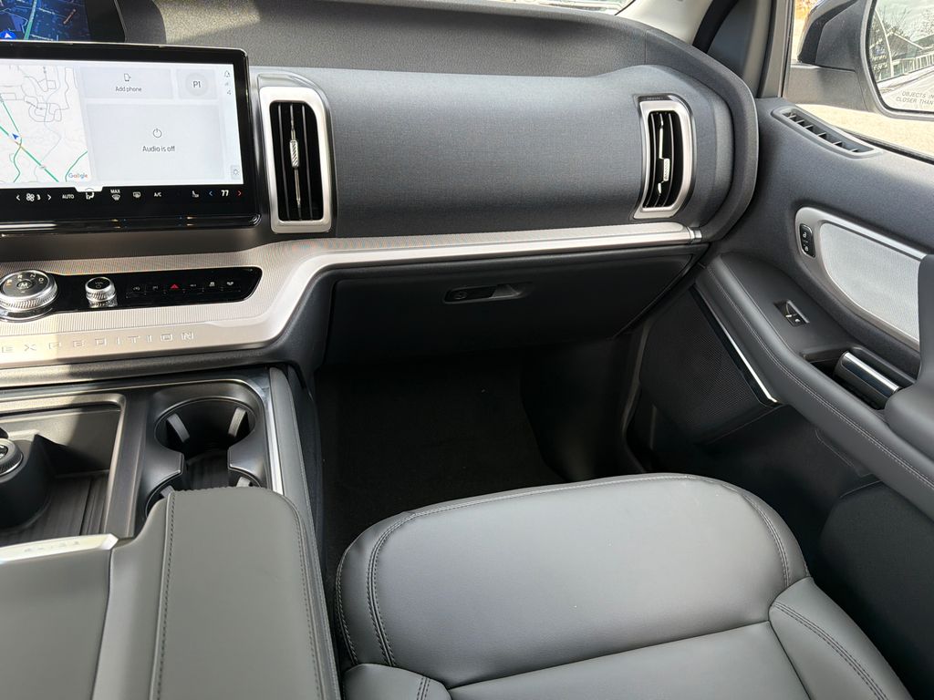 Thumbnail: 2026 Ford Expedition - 25