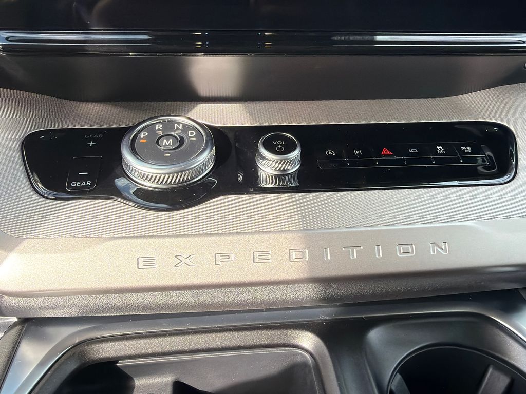 Thumbnail: 2026 Ford Expedition - 31