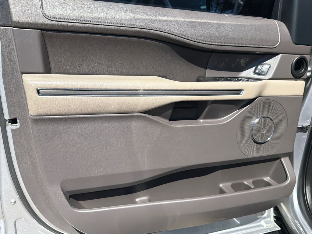 Thumbnail: 2020 Ford Expedition - 22