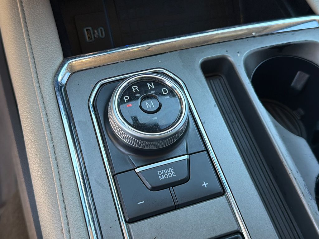 Thumbnail: 2020 Ford Expedition - 15