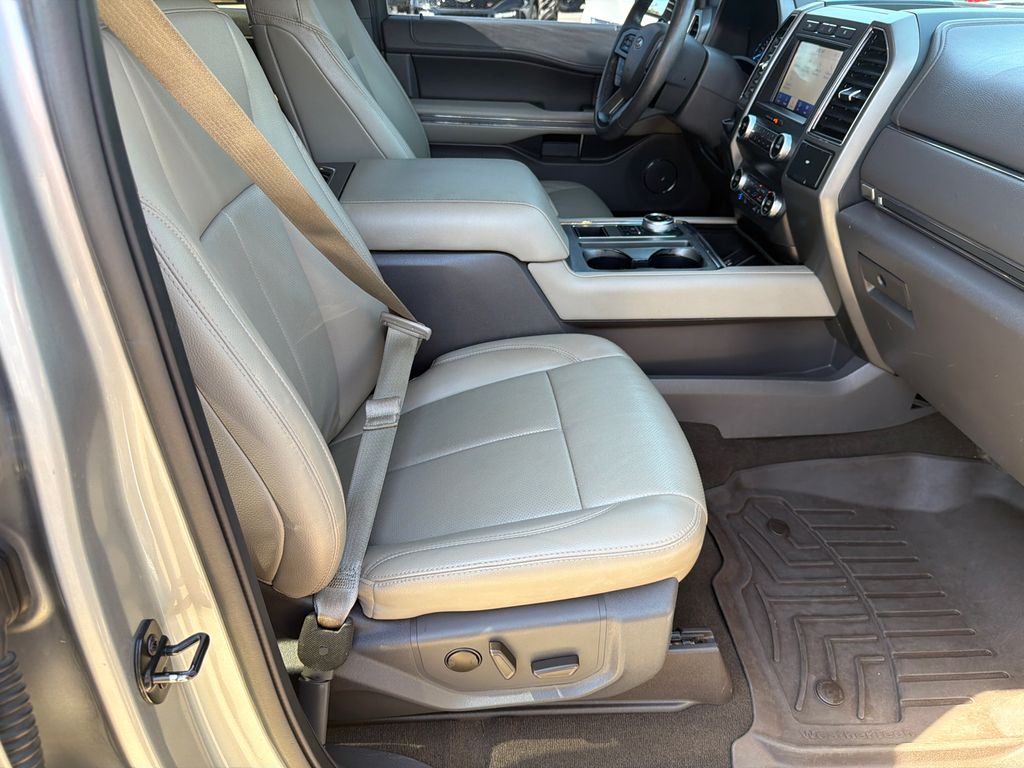 Thumbnail: 2020 Ford Expedition - 10