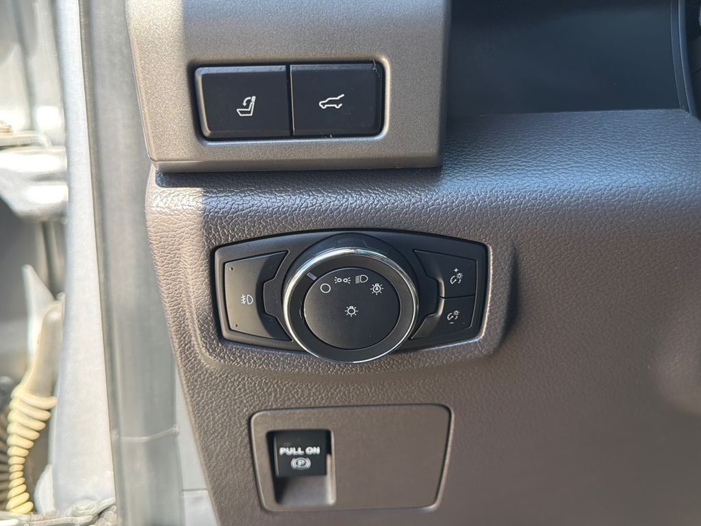 Thumbnail: 2020 Ford Expedition - 30