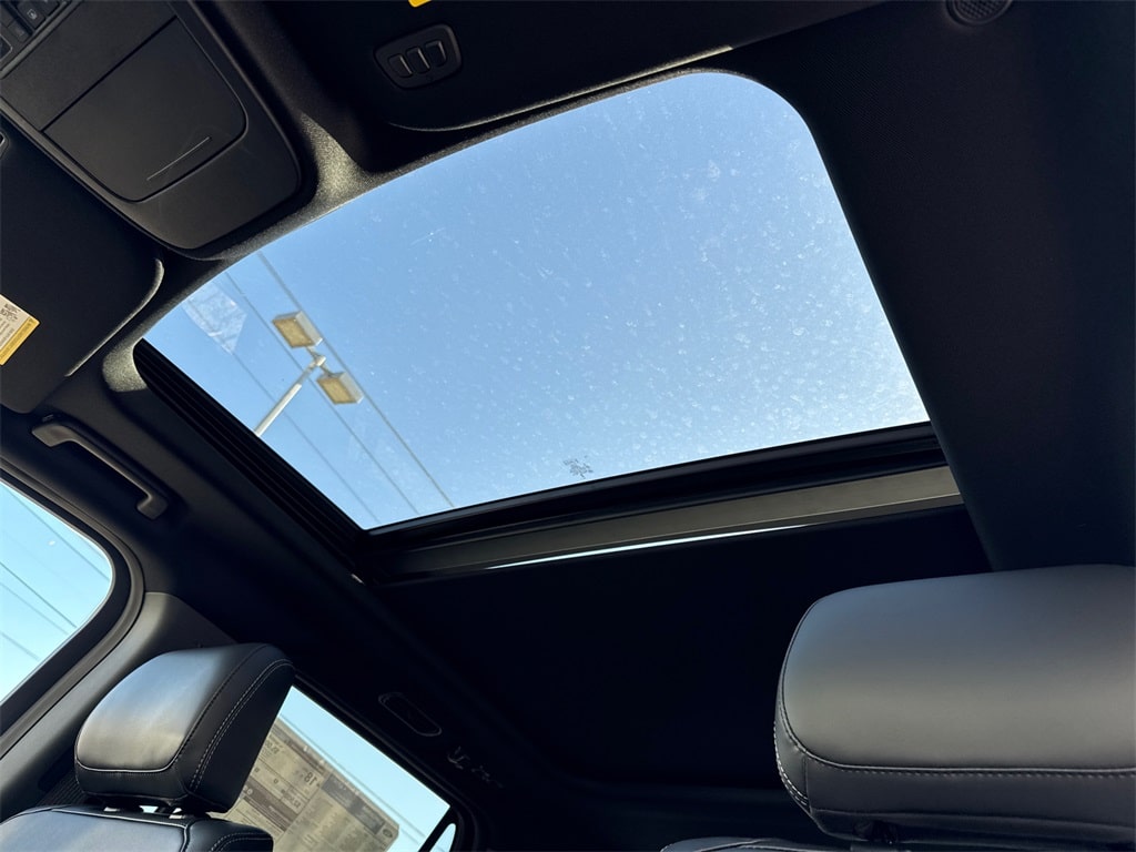 Thumbnail: 2025 Ford Expedition - 36