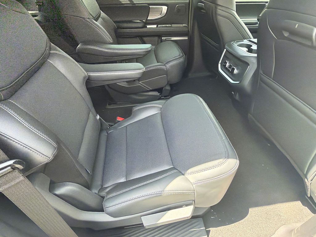 Thumbnail: 2026 Ford Expedition - 21