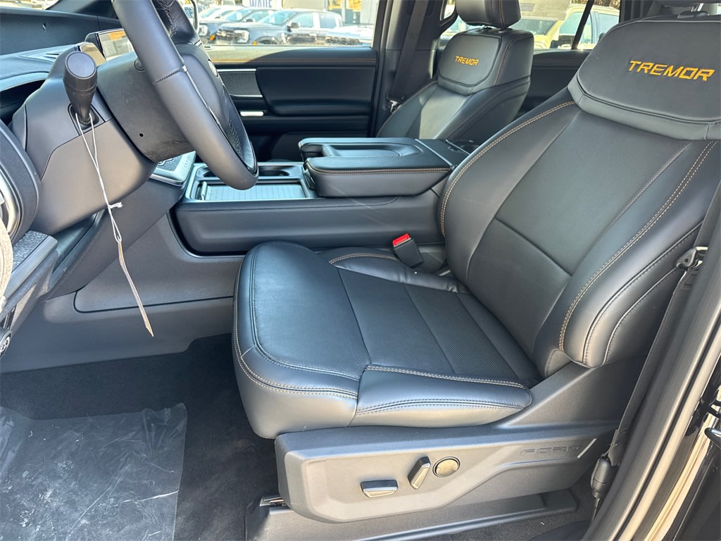 Thumbnail: 2025 Ford Expedition - 9