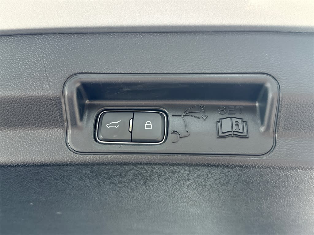 2022 Ford Explorer XLT 22